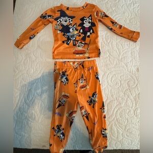 Kids-2T—“BLUEY” Orange/ Halloween 
2 Pc. Pajama Set—PET & SMOKE-FREE HOME